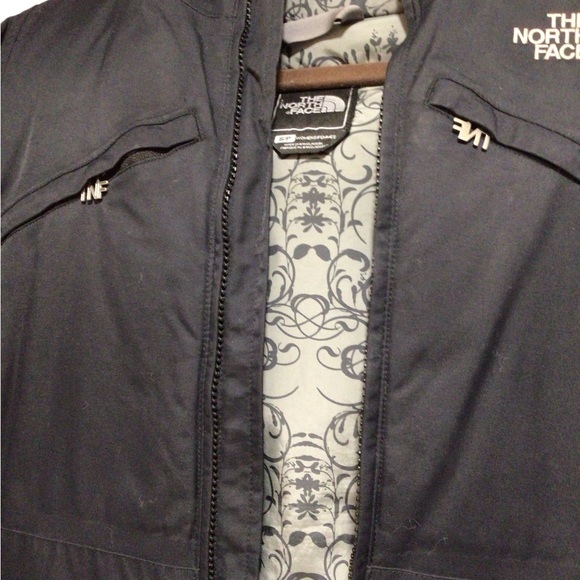 The North Face. Woman’s Arctic Parka - Picture 5 of 8